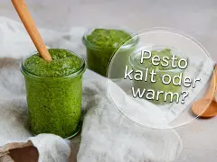 Frisches Pesto in Gläsern, bereit zum Genuss. Ob kalt oder warm, Pesto ist immer ein Genuss.